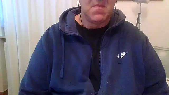 Snapshot of ANONIMO7735 chatting on 10/04/25, 05:16 ANONIMO7735 online show from 10/04/25, 05:16