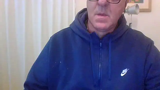 Snapshot of ANONIMO7735 chatting on 10/04/25, 05:22 ANONIMO7735 online show from 10/04/25, 05:22