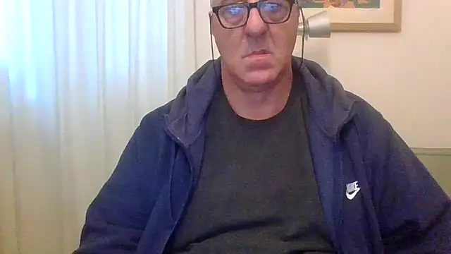 Snapshot of ANONIMO7735 chatting on 10/14/25, 03:35 ANONIMO7735 online show from 10/14/25, 03:35