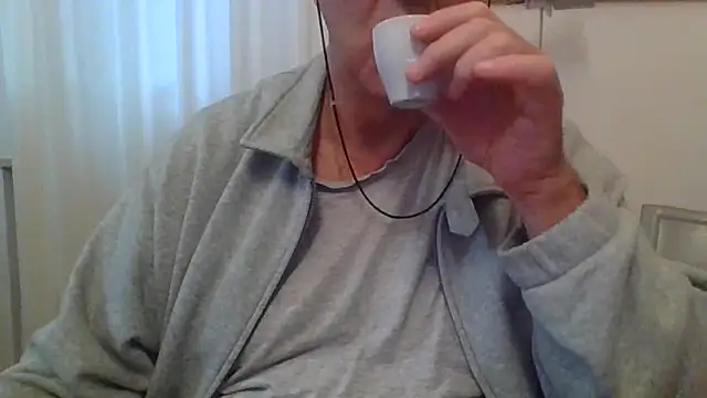 Snapshot of ANONIMO7735 chatting on 10/19/25, 05:30 ANONIMO7735 online show from 10/19/25, 05:30