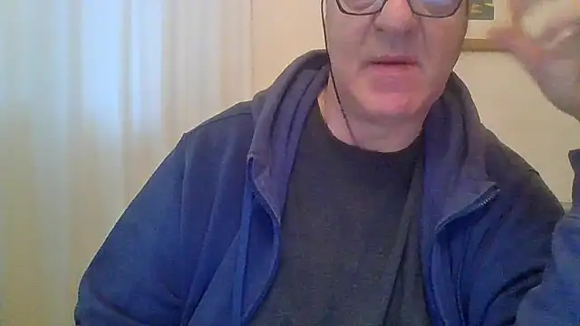 Snapshot of ANONIMO7735 chatting on 10/23/25, 05:18 ANONIMO7735 online show from 10/23/25, 05:18