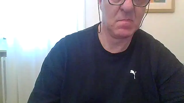 Snapshot of ANONIMO7735 chatting on 11/02/25, 11:01 ANONIMO7735 online show from 11/02/25, 11:01