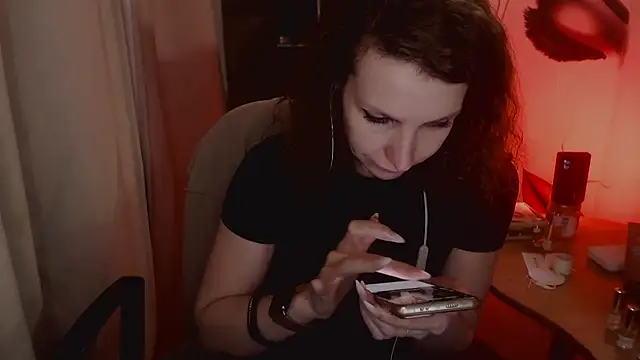 JohansonKatie online show from 01/12/25, 04:29