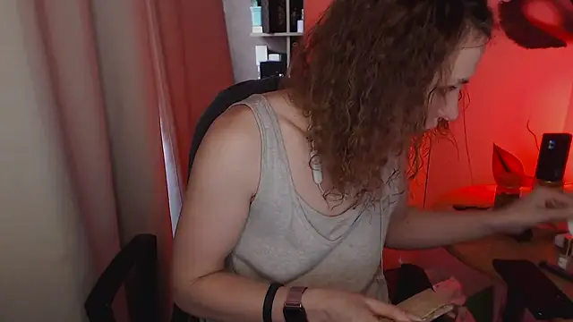 JohansonKatie online show from 01/21/25, 09:24