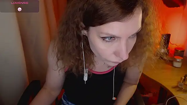 JohansonKatie online show from 02/06/25, 01:38