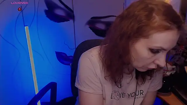 JohansonKatie online show from 12/17/25, 01:55