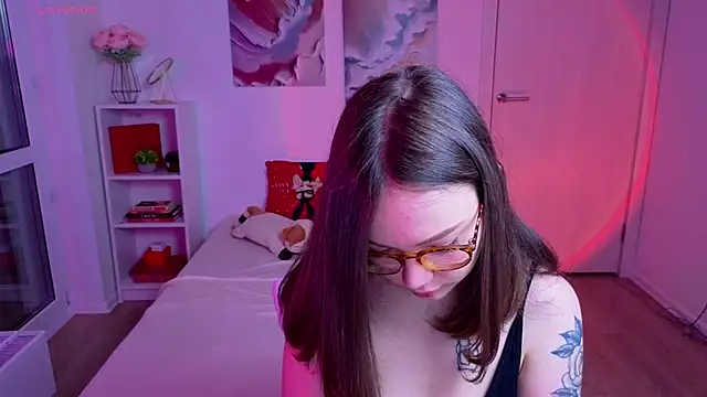 MilenaSaint online show from 10/20/25, 04:35