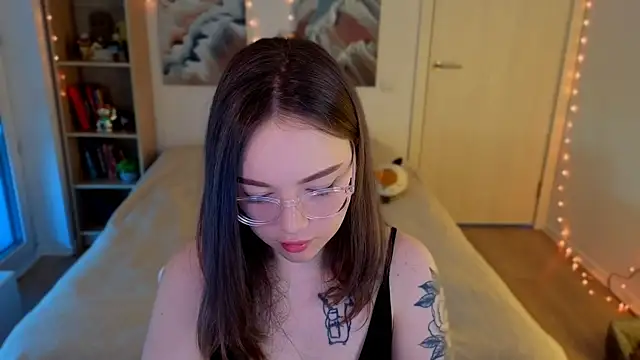 MilenaSaint online show from 05/09/26, 03:56
