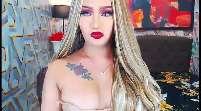 Snapshot of KylieMaxwellCaulfield_TS chatting on 12/11/24, 01:47 KylieMaxwellCaulfield TS online show from 12/11/24, 01:47