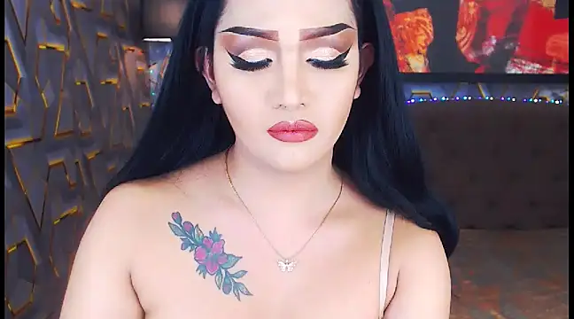 Snapshot of KylieMaxwellCaulfield_TS chatting on 01/19/25, 12:28 KylieMaxwellCaulfield TS online show from 01/19/25, 12:28