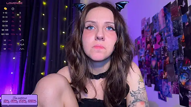 Snapshot of HotaruTomo chatting on 10/31/25, 10:22 HotaruTomo online show from 10/31/25, 10:22