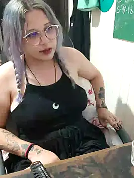 Snapshot of ElfGrey chatting on 12/07/24, 05:48 ElfGrey online show from 12/07/24, 05:48