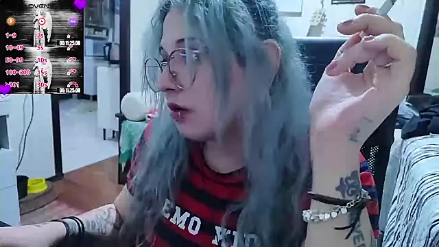 Snapshot of ElfGrey chatting on 10/01/25, 05:24 ElfGrey online show from 10/01/25, 05:24