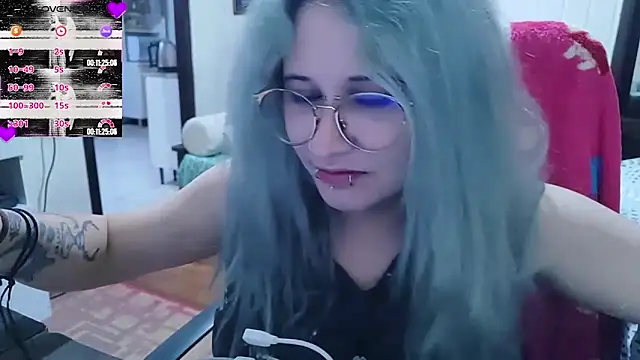 Snapshot of ElfGrey chatting on 11/07/25, 03:50 ElfGrey online show from 11/07/25, 03:50