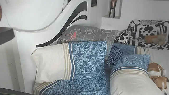 Snapshot of yina-rosse chatting on 12/06/24, 10:52 yina-rosse online show from 12/06/24, 10:52