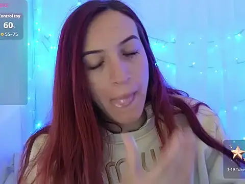 Snapshot of ninaa_fox chatting on 04/17/26, 03:04 ninaa fox online show from 04/17/26, 03:04