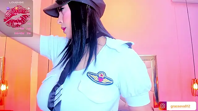 Snapshot of Eva_Grace_ chatting on 11/10/25, 02:10 Eva Grace online show from 11/10/25, 02:10