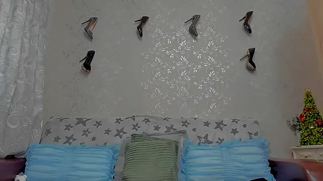 emilianna666 online show from 12/21/24, 11:55