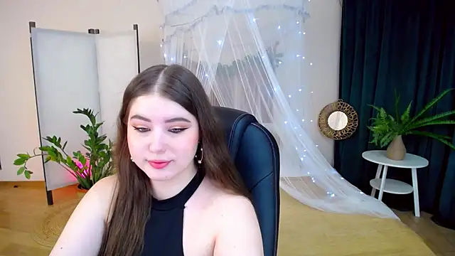 NicoleFoxery online show from 01/28/25, 06:17