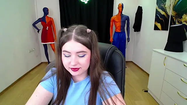 NicoleFoxery online show from 01/30/25, 12:39