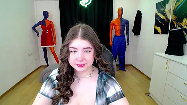 NicoleFoxery online show from 02/05/25, 03:23