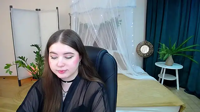 NicoleFoxery online show from 02/07/25, 06:13