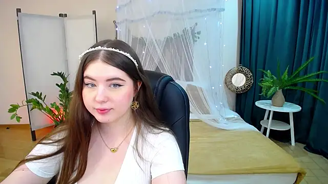 NicoleFoxery online show from 02/08/25, 06:12