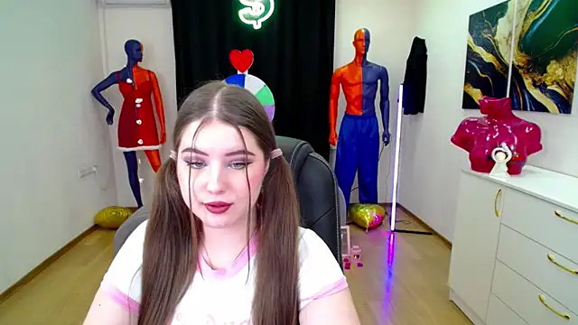 NicoleFoxery online show from 02/16/25, 09:27