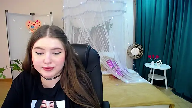 NicoleFoxery online show from 02/24/25, 04:36