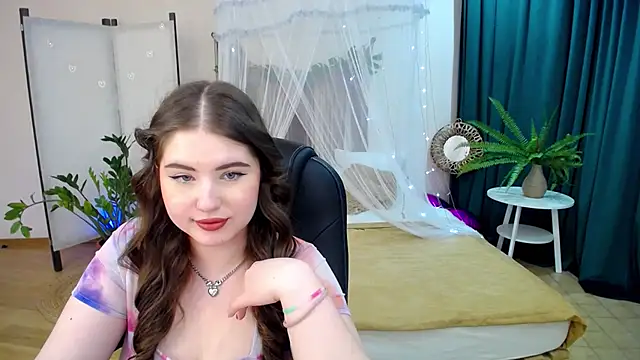 NicoleFoxery online show from 03/04/25, 09:29