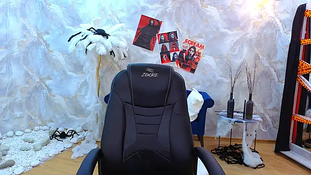 NicoleFoxery online show from 11/08/25, 06:18