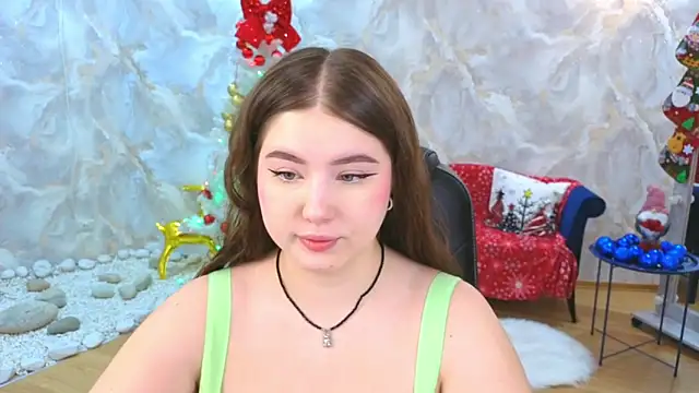 NicoleFoxery online show from 12/19/25, 06:15