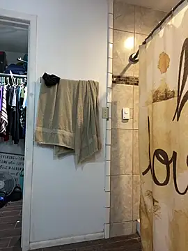 Snapshot of Prettyboiflaco chatting on 12/16/24, 04:02 Prettyboiflaco online show from 12/16/24, 04:02