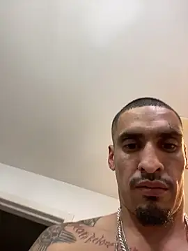 Snapshot of Prettyboiflaco chatting on 01/27/25, 04:52 Prettyboiflaco online show from 01/27/25, 04:52