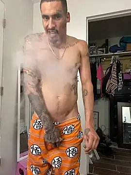 Snapshot of Prettyboiflaco chatting on 02/18/25, 03:21 Prettyboiflaco online show from 02/18/25, 03:21