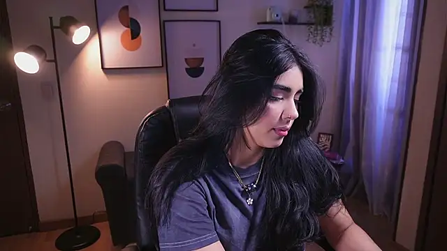 Isabella dior online show from 11/29/25, 03:48