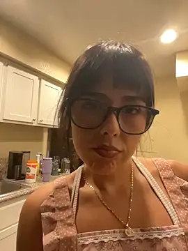 Evie-Luna online show from 10/22/25, 02:45