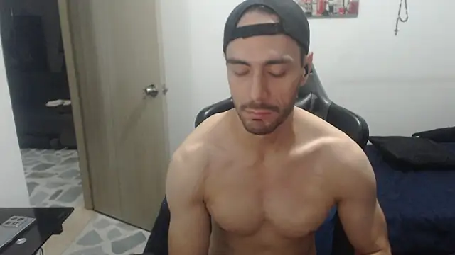 samuelgarcia  online show from 12/22/25, 09:39