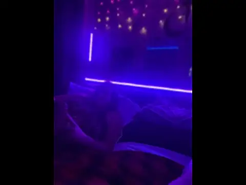 mirandamark2020 online show from 04/18/26, 07:01