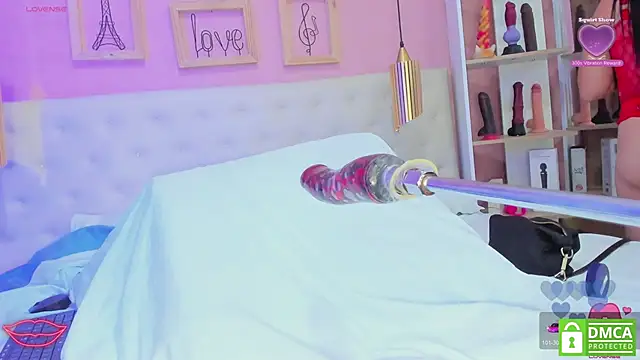 leylla  online show from 04/11/26, 07:29