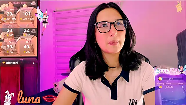 Snapshot of Luniverse chatting on 01/08/25, 11:19 Luniverse online show from 01/08/25, 11:19