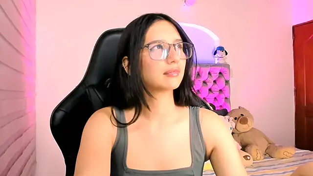 Luniverse online show from 11/27/25, 10:34