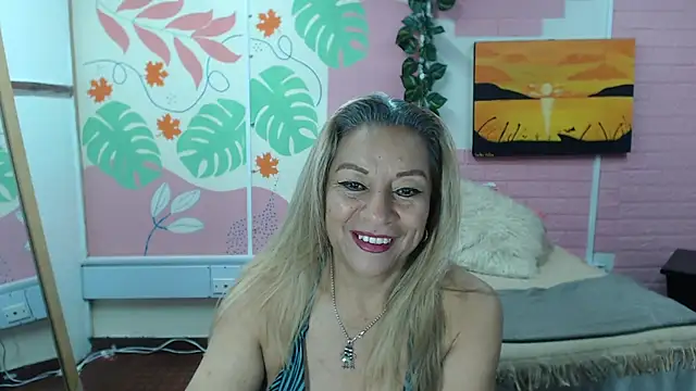 Snapshot of ZAMANTHA chatting on 03/05/25, 04:57 ZAMANTHA online show from 03/05/25, 04:57