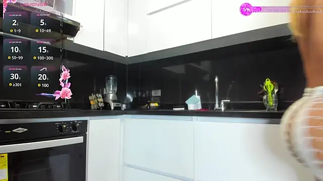Snapshot of angelinafit chatting on 12/10/24, 02:27 angelinafit online show from 12/10/24, 02:27