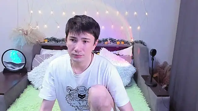 Yumi steve online show from 10/27/25, 06:12