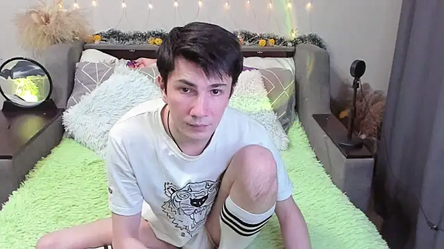 Yumi steve online show from 11/13/25, 03:55