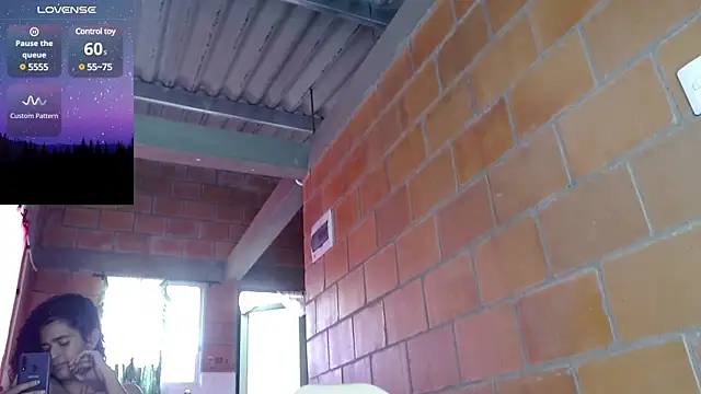 Snapshot of jasminne_ chatting on 02/07/25, 06:34 jasminne online show from 02/07/25, 06:34