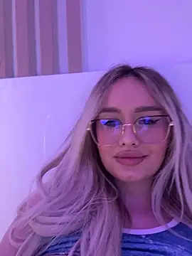 Snapshot of mollyxxx chatting on 01/11/25, 09:47 mollyxxx online show from 01/11/25, 09:47