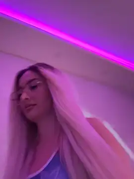 Snapshot of mollyxxx chatting on 11/05/25, 03:39 mollyxxx online show from 11/05/25, 03:39