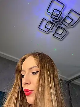 Snapshot of RockQueen_A chatting on 05/19/26, 04:30 RockQueen A online show from 05/19/26, 04:30